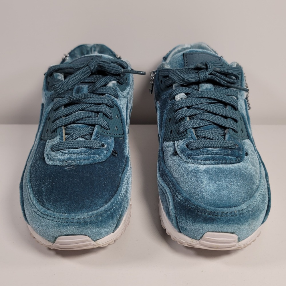 Nike Air Max 90 Sneakers Womens Teal Blue Velvet Lucky Charms DO2194-001 Size 6